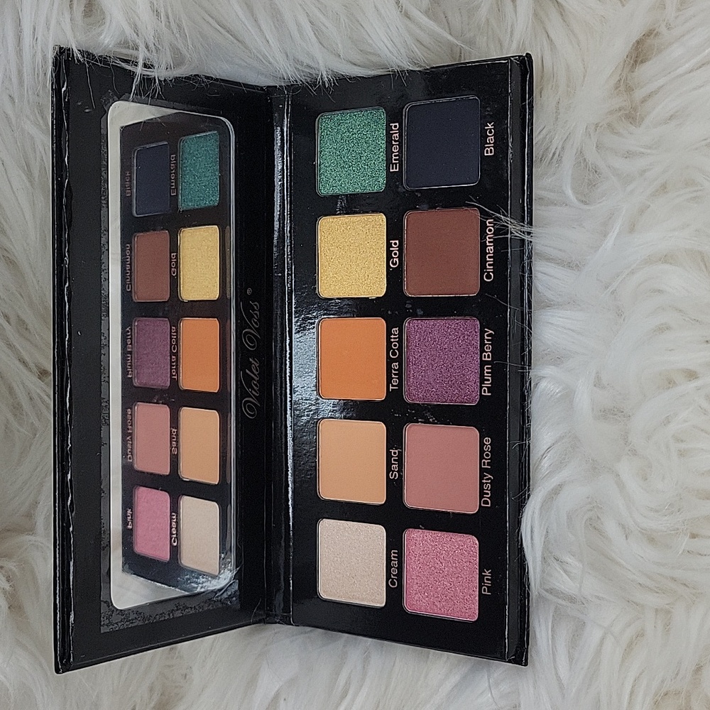NEW VIOLET VOSS Essentials Pro Series Eye Shadow Palette - Picture 2 of 3
